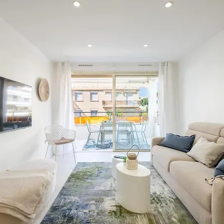 Stylish 2-br Steps From The Croisette *