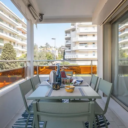 Stylish 2-br Steps From The Croisette Apartment *