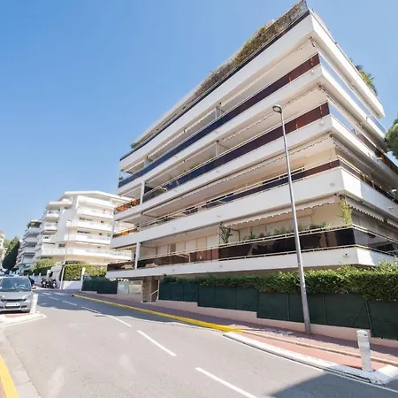 Stylish 2-br Steps From The Croisette Apartment *