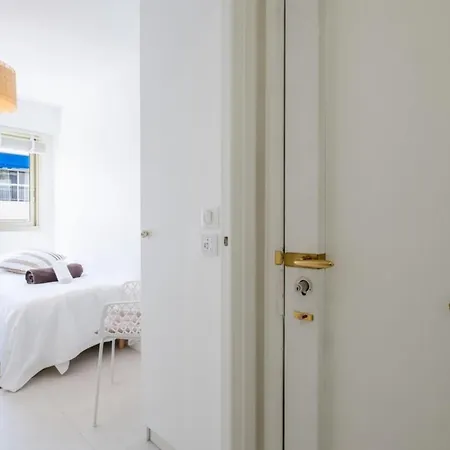 Stylish 2-br Steps From The Croisette *