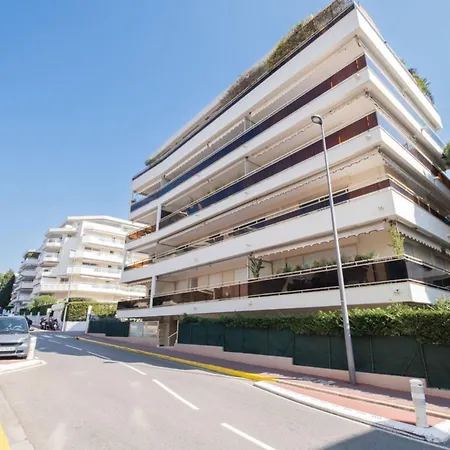 Stylish 2-br Steps From The Croisette