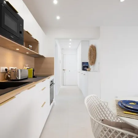 Stylish 2-br Steps From The Croisette