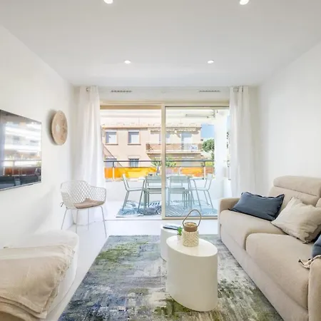 Stylish 2-br Steps From The Croisette *
