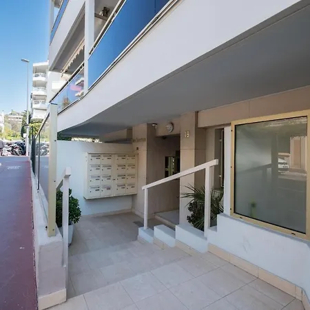 Appartement Stylish 2-br Steps From The Croisette Cannes