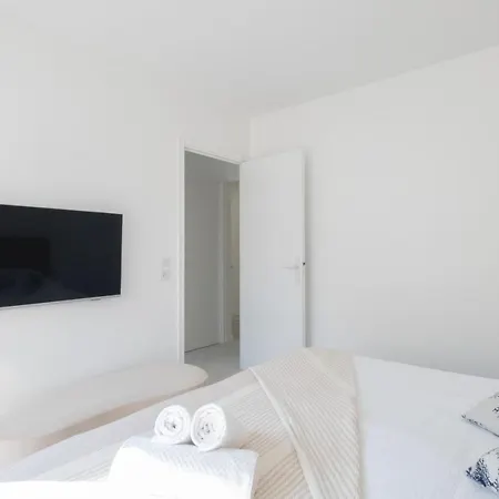Stylish 2-br Steps From The Croisette *