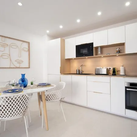 Stylish 2-br Steps From The Croisette Appartement Cannes