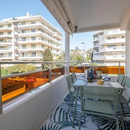 Stylish 2-br Steps From The Croisette Appartement Cannes