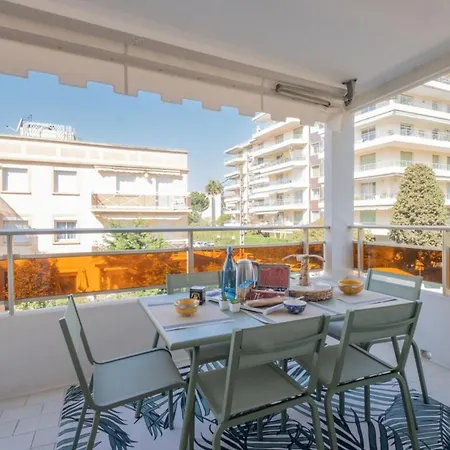 Appartement Stylish 2-br Steps From The Croisette Cannes