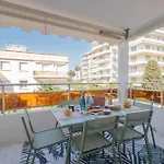 Apartment Stylish 2-br Steps From The Croisette Cannes