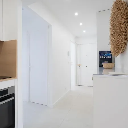 Stylish 2-br Steps From The Croisette *